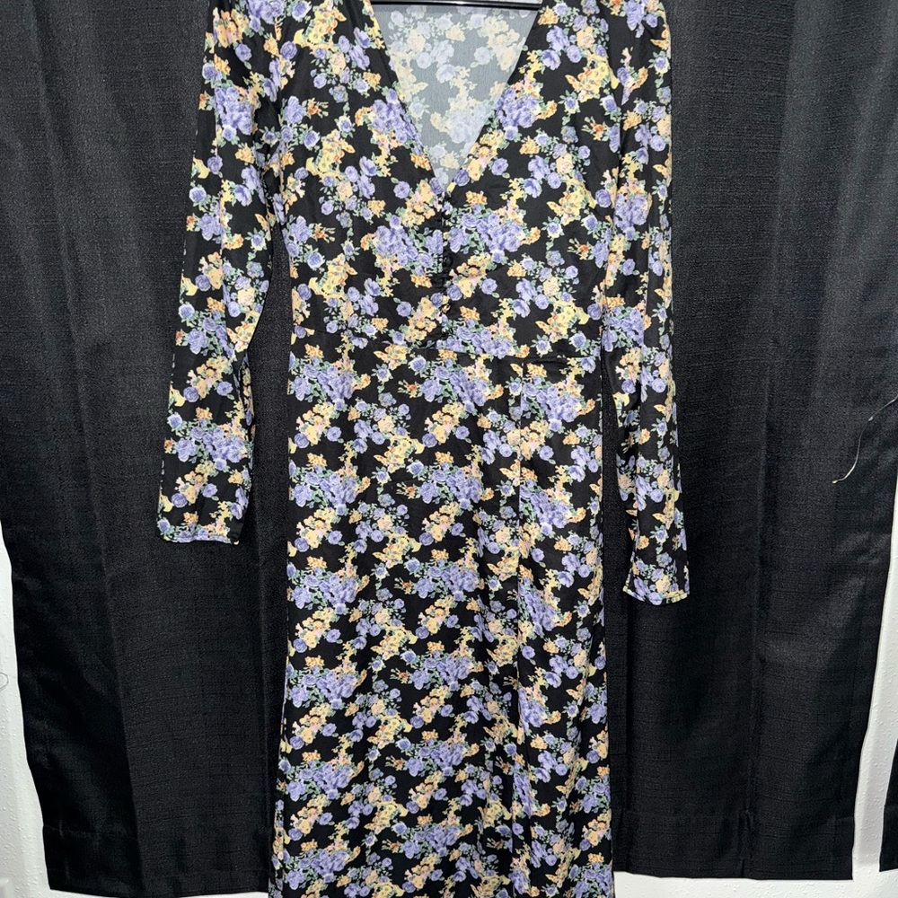 Missguided+ Blue and Yellow Sheath Dress V-Neck